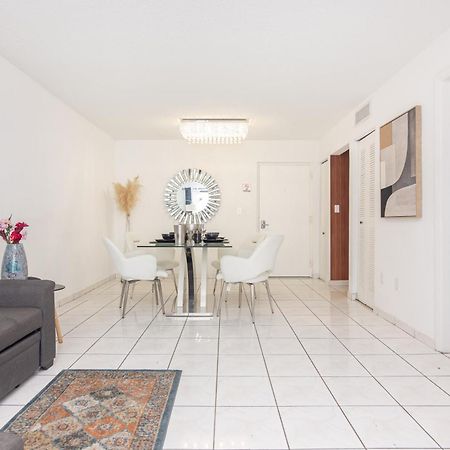 One Bedroom Apartment - With Parking & Balcony - Heart Of Wynwood Miami Bagian luar foto