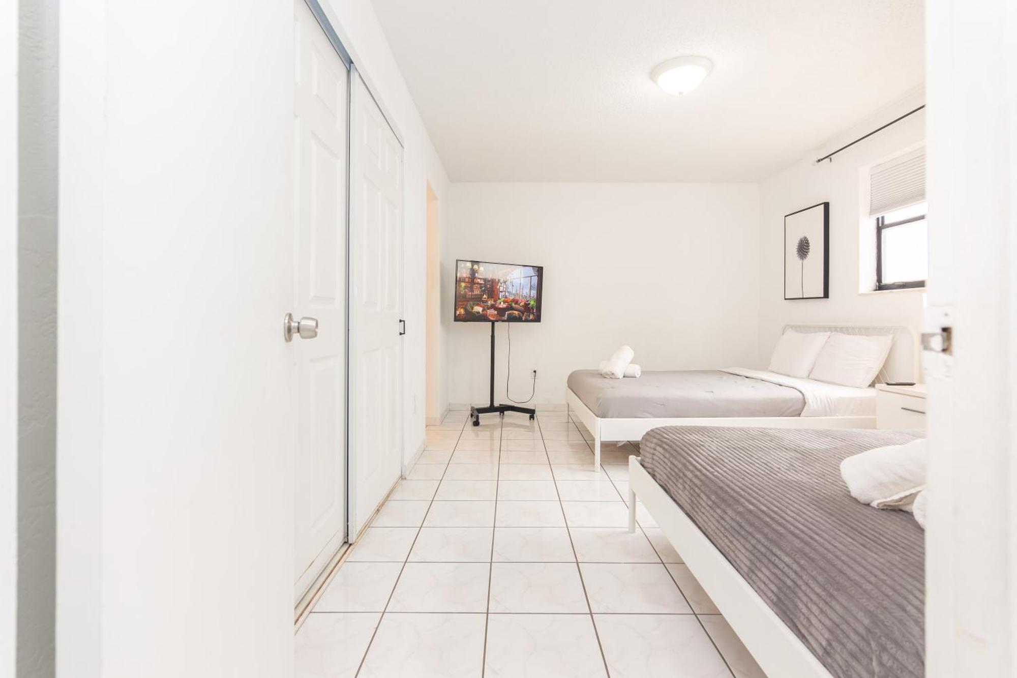 One Bedroom Apartment - With Parking & Balcony - Heart Of Wynwood Miami Bagian luar foto