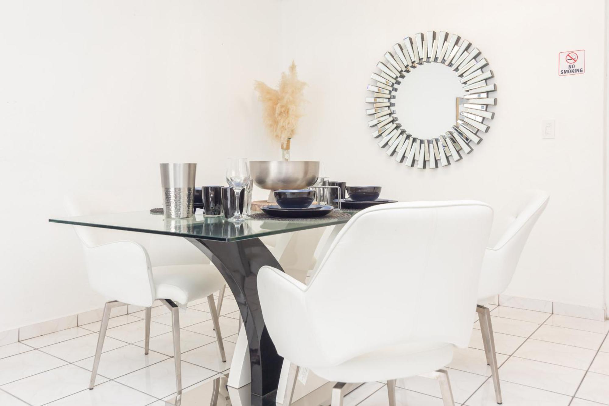 One Bedroom Apartment - With Parking & Balcony - Heart Of Wynwood Miami Bagian luar foto