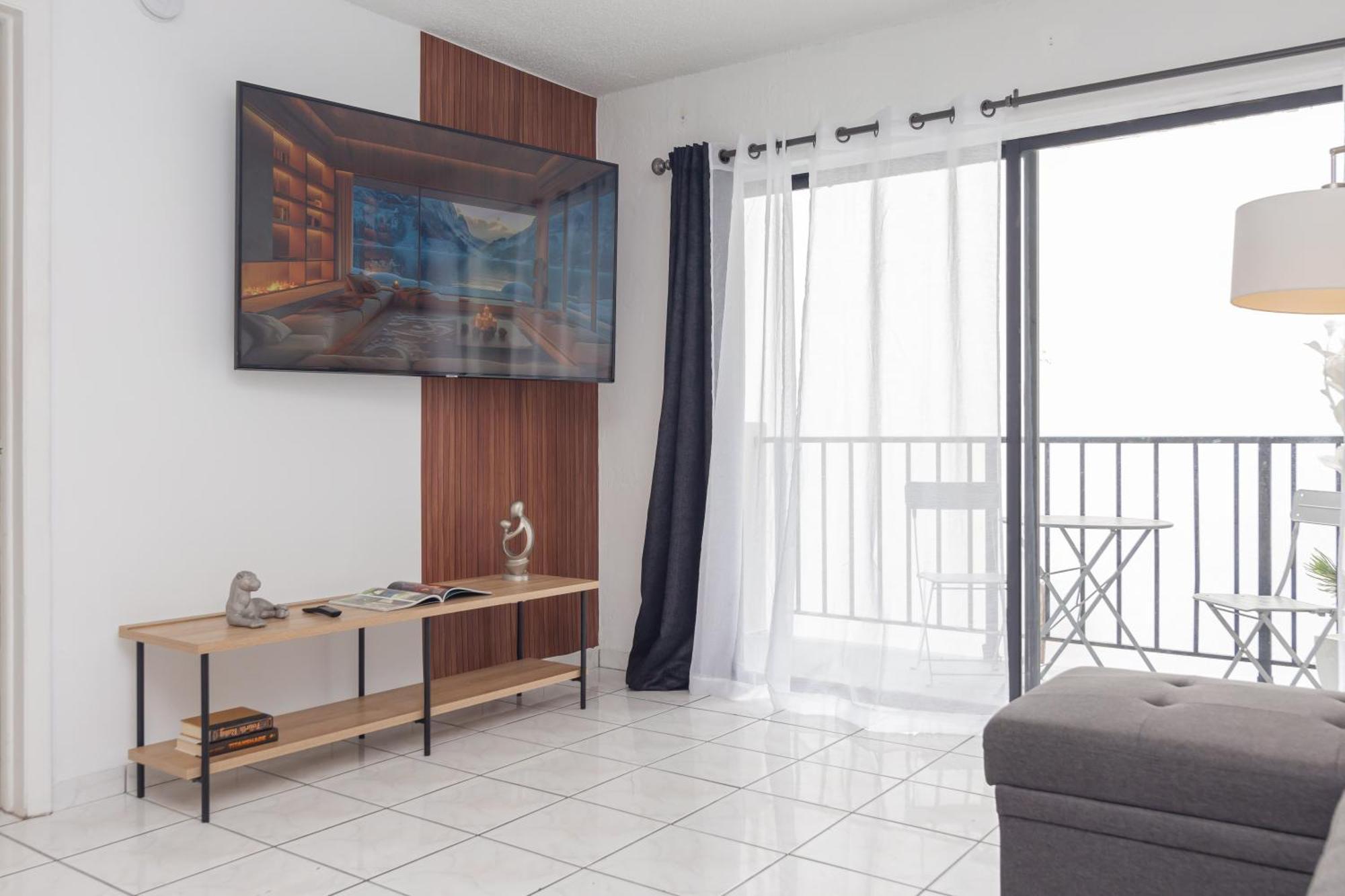 One Bedroom Apartment - With Parking & Balcony - Heart Of Wynwood Miami Bagian luar foto