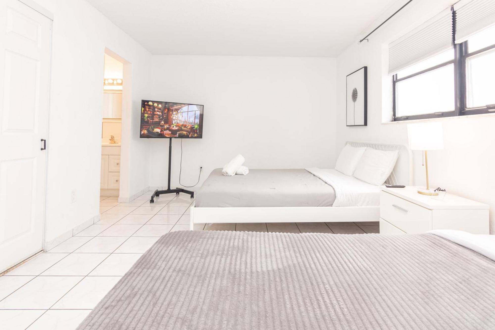 One Bedroom Apartment - With Parking & Balcony - Heart Of Wynwood Miami Bagian luar foto