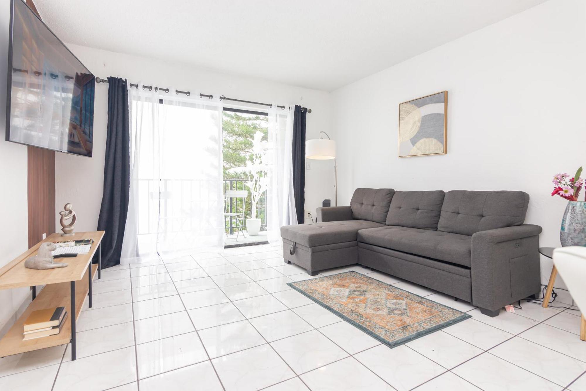 One Bedroom Apartment - With Parking & Balcony - Heart Of Wynwood Miami Bagian luar foto