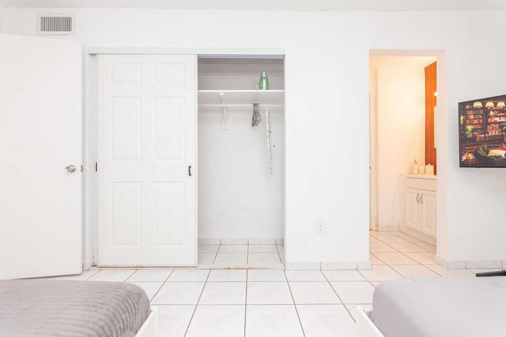 One Bedroom Apartment - With Parking & Balcony - Heart Of Wynwood Miami Bagian luar foto