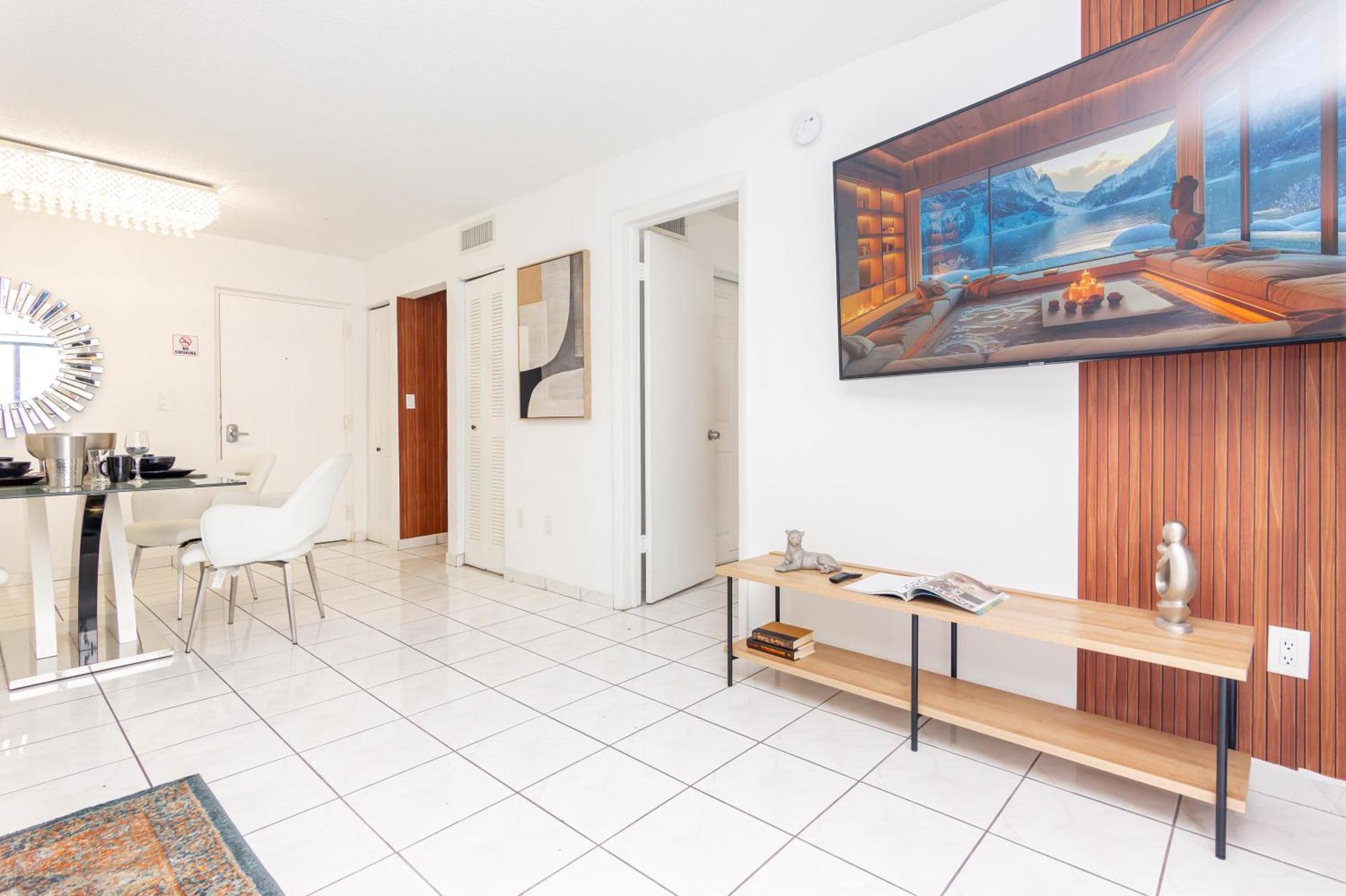 One Bedroom Apartment - With Parking & Balcony - Heart Of Wynwood Miami Bagian luar foto