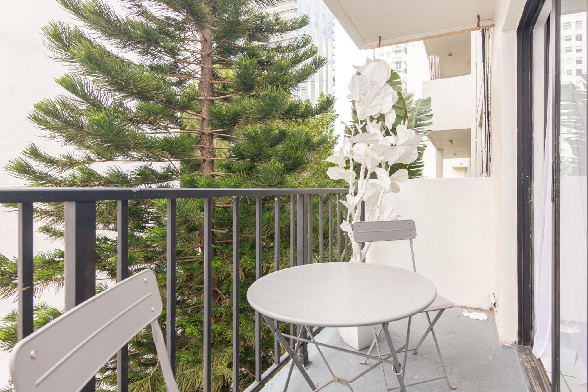One Bedroom Apartment - With Parking & Balcony - Heart Of Wynwood Miami Bagian luar foto
